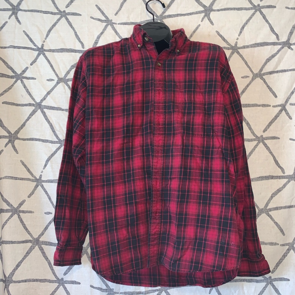 Red checkered Men’s flannel